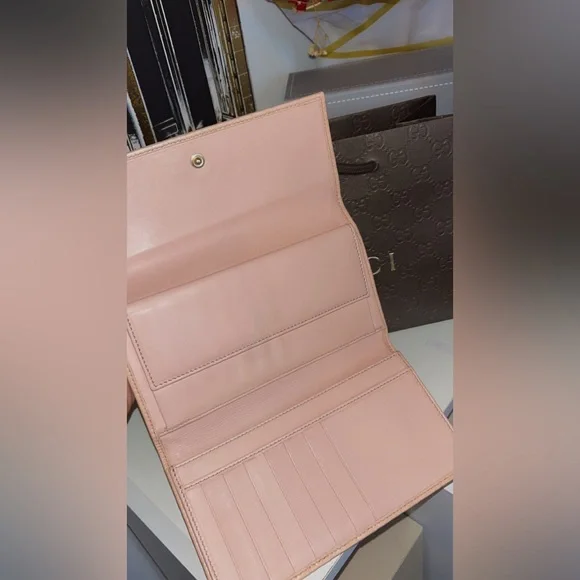 Gucci Pink Embossed Leather Trifold wallet - Picture 3 of 5